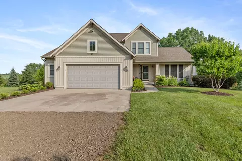 9752 Jackson Rd, Clarksville, MI 48815