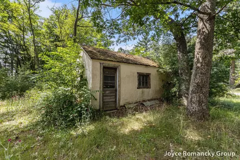 Exterior - 5752 E 52nd St, Newaygo, MI 49337 photo 8 of 8