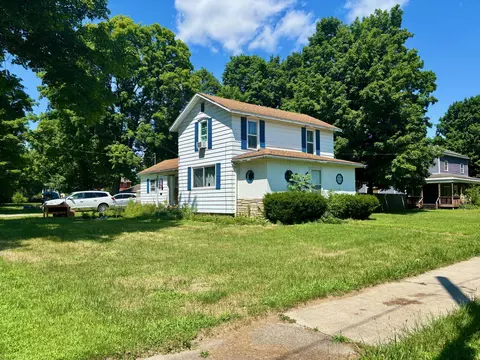 130 W Market St, Centreville, MI 49032
