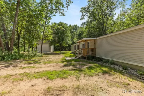 4301 Lasalle Ln, Newaygo, MI 49337
