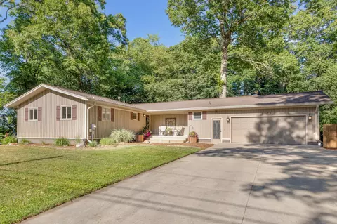15178 154th Ave, Grand Haven, MI 49417
