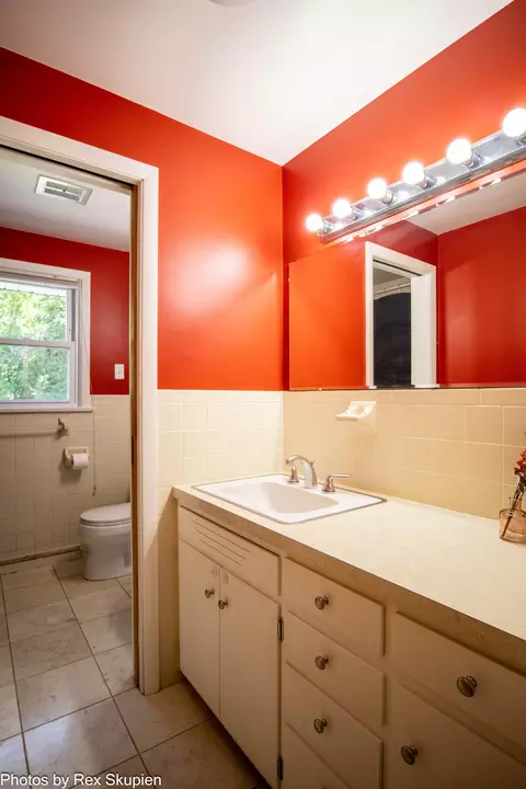 Bath - 521 E Pine St, Fremont, MI 49412 photo 5 of 12