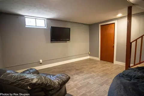 Living - 521 E Pine St, Fremont, MI 49412 photo 13 of 13