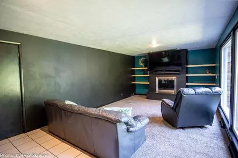 Living - 521 E Pine St, Fremont, MI 49412 photo 7 of 13