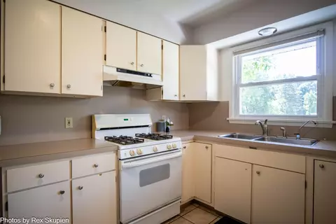 Kitchen - 521 E Pine St, Fremont, MI 49412 photo 4 of 7