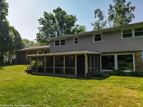 Exterior - 521 E Pine St, Fremont, MI 49412 photo 7 of 10