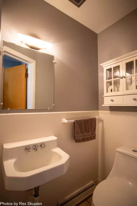 Bath - 521 E Pine St, Fremont, MI 49412 photo 2 of 12