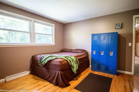Bedroom - 521 E Pine St, Fremont, MI 49412 photo 3 of 13