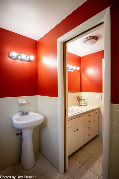 Bath - 521 E Pine St, Fremont, MI 49412 photo 4 of 12
