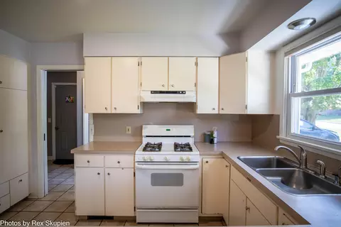 Kitchen - 521 E Pine St, Fremont, MI 49412 photo 2 of 7