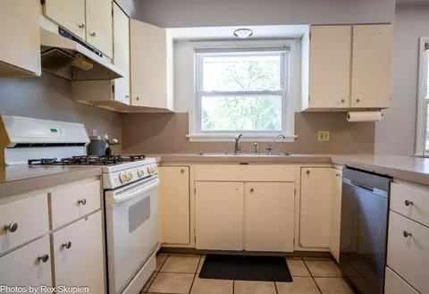 Kitchen - 521 E Pine St, Fremont, MI 49412 photo 3 of 7