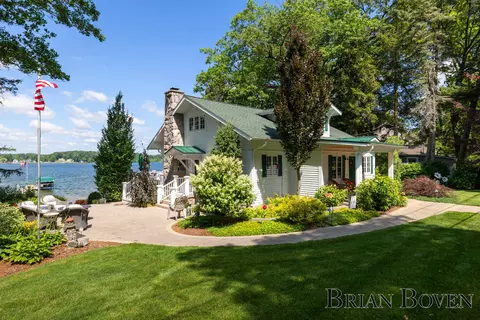 2625 Elmwood Dr, Pierson, MI 49339