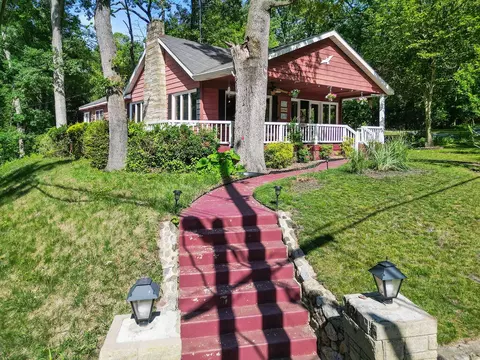 99 Tahoma Trl, New Buffalo, MI 49117
