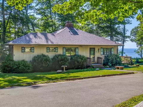 4569 S Lakeshore Dr, Ludington, MI 49431