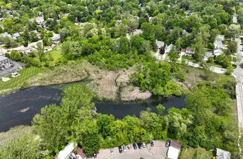 114 River Dr #A, Milford, MI 48381