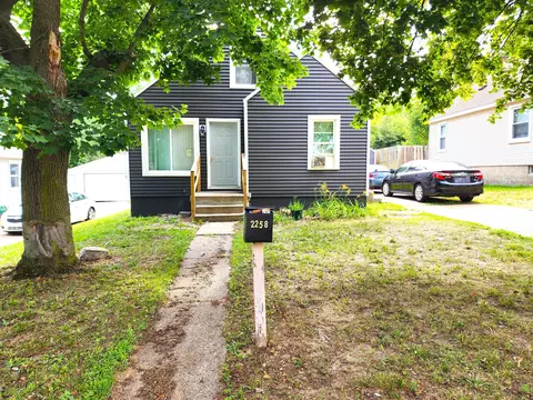 2258 Mckee Ave SW, Grand Rapids, MI 49503