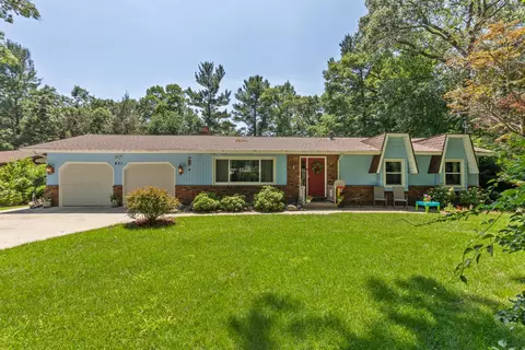 831 W Fennwood Cir, Muskegon, MI 49445