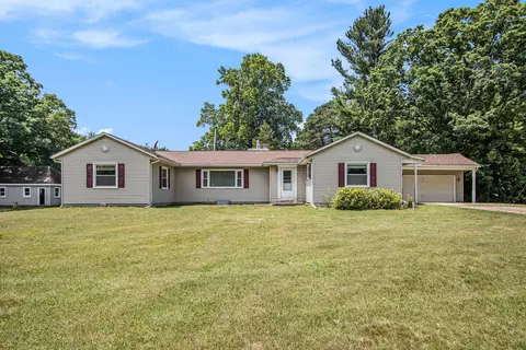 22964 29th St, Gobles, MI 49055