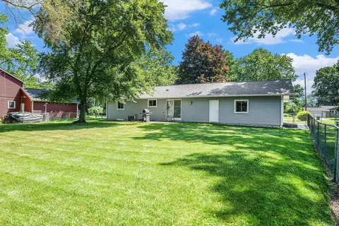 773 Glenview Dr, Plainwell, MI 49080 photo 3