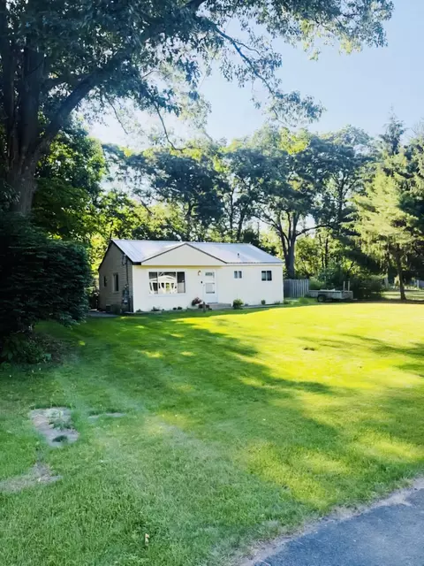 9275 Besser Ct, Montague, MI 49437