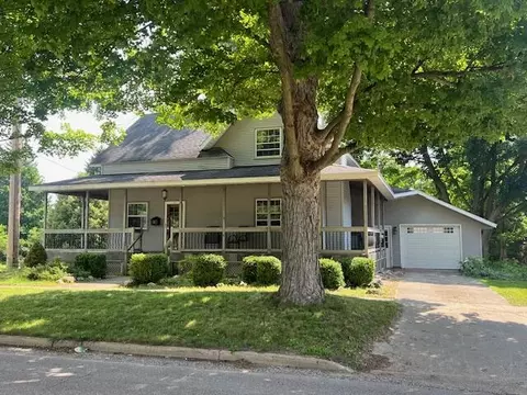 1101 S Jefferson St, Hastings, MI 49058