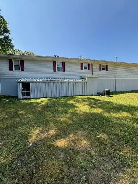25516 Dutch Settlement St, Dowagiac, MI 49047