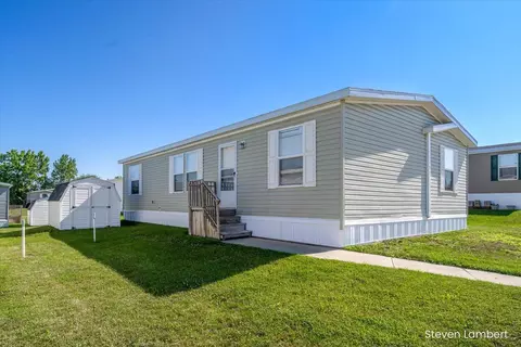947 Redwood Dr, Hastings, MI 49058