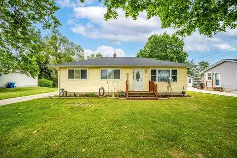 511 Third St, Middleville, MI 49333