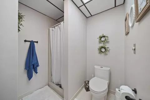 Bath - 1756 Eagle Point Rd, Clarklake, MI 49234 photo 5 of 6