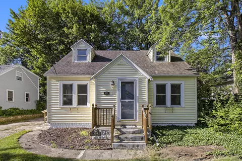 924 Royce Ave, Kalamazoo, MI 49001