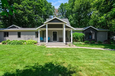 3828 Grand Prairie Rd, Kalamazoo, MI 49006