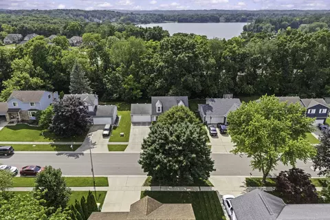 894 Alpine Dr, Brighton, MI 48116 photo 8