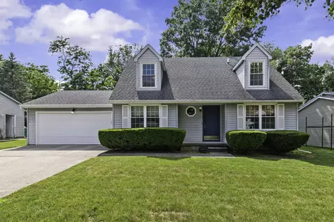 894 Alpine Dr, Brighton, MI 48116