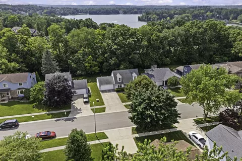 894 Alpine Dr, Brighton, MI 48116 photo 9