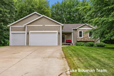 13274 Stoneway Ct, Nunica, MI 49448