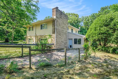 8257 S 2nd St, Mattawan, MI 49071