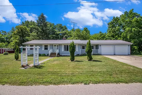 608 Prospect St, Hartford, MI 49057