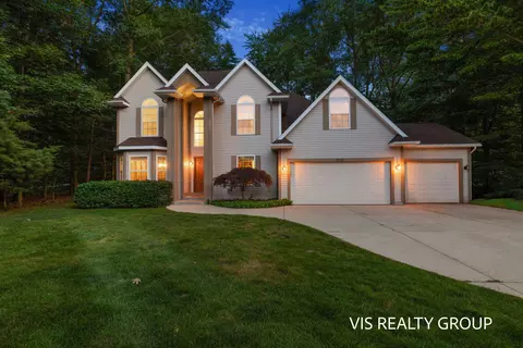 1515 Westwood Cir, Muskegon, MI 49441