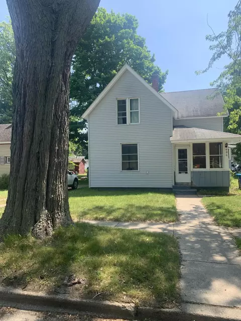 606 N Harrison St, Ludington, MI 49431