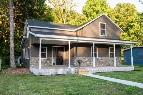 1120 8th St, Three Rivers, MI 49093 photo 2