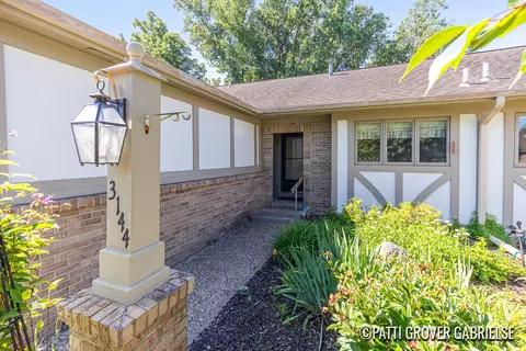 3144 Maple Villa Dr SE, Grand Rapids, MI 49508
