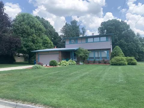 130 Southwoods Ave, Fremont, MI 49412