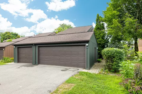 2623 Meade Ct, Ann Arbor, MI 48105