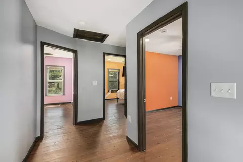 Entry Way - 1211 S Jackson St, Jackson, MI 49203 photo 5 of 7