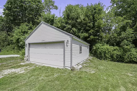 Exterior - 1211 S Jackson St, Jackson, MI 49203 photo 4 of 5