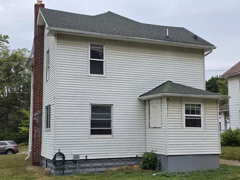 Exterior - 1211 S Jackson St, Jackson, MI 49203 photo 3 of 5