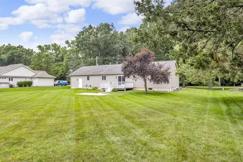 Exterior - 1615 Bunting Rd, Jackson, MI 49201 photo 5 of 6