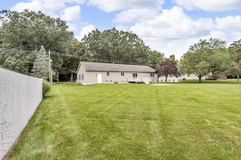 Exterior - 1615 Bunting Rd, Jackson, MI 49201 photo 2 of 6