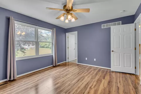 Bedroom - 1615 Bunting Rd, Jackson, MI 49201 photo 1 of 8
