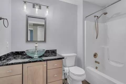 Bath - 1615 Bunting Rd, Jackson, MI 49201 photo 1 of 5